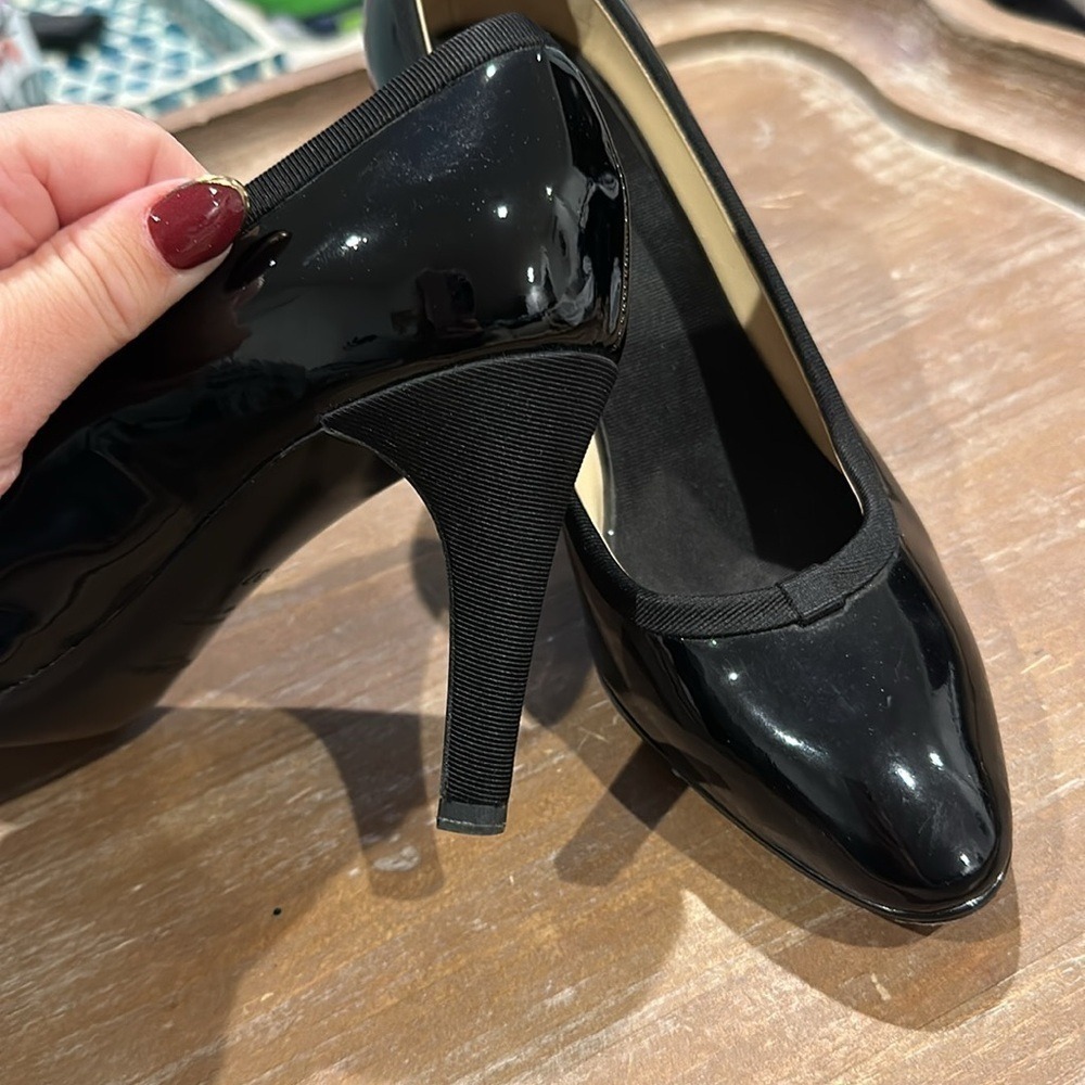 Yves Saint Laurent Black Patent Leather Almond Toe Pumps Grosgrain Trim 37.5 - Picture 10 of 11